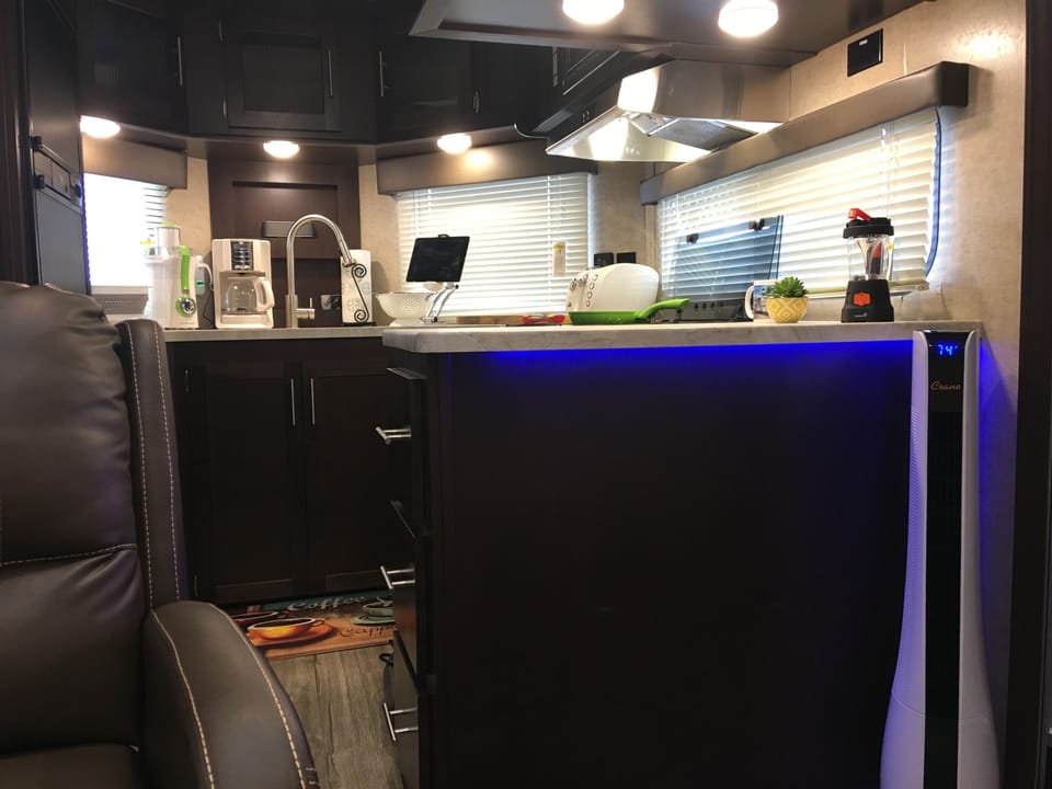 Honeymoon Mobile Home, 1 Bedroom | Private kitchenette | Fridge, microwave, coffee/tea maker, cookware/dishes/utensils