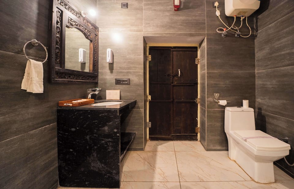 Courtyard Twin Bed Room | Bathroom | Shower, towels