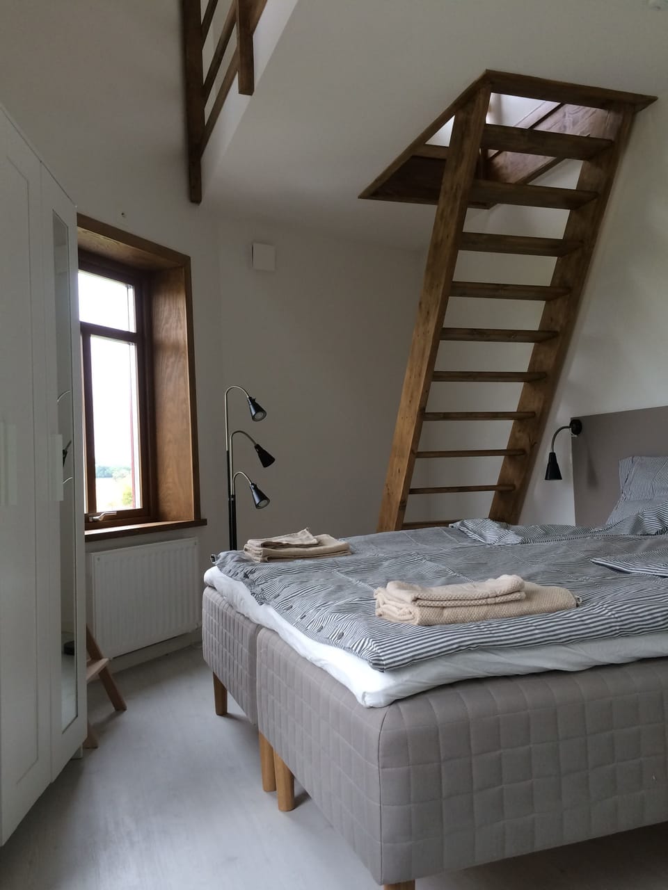 Flyingehus Tornrum | Blackout drapes, iron/ironing board, free WiFi, bed sheets