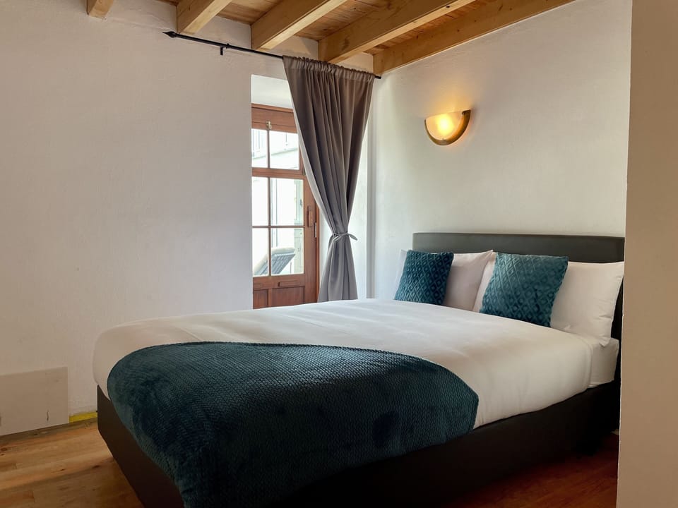 House, 3 Bedrooms | Minibar, blackout drapes, free WiFi, bed sheets