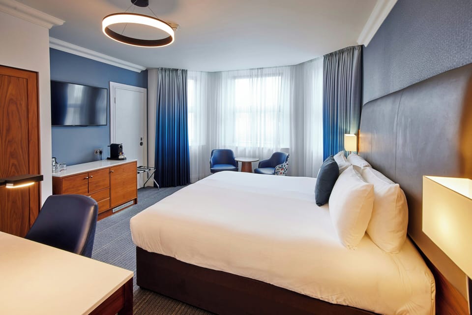 Park View Room | Premium bedding, in-room safe, desk, laptop workspace
