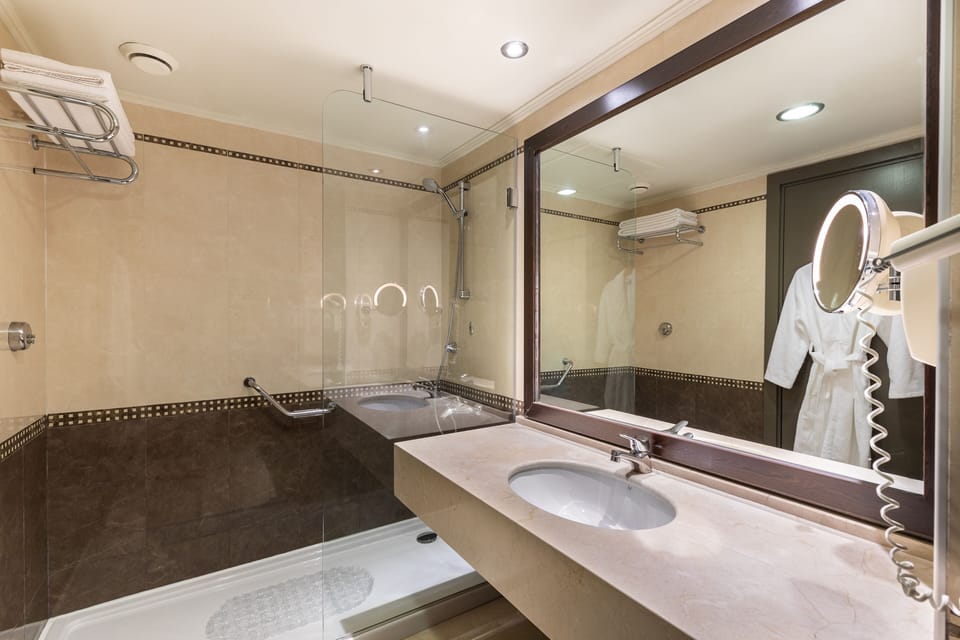 Shower, free toiletries, hair dryer, bathrobes