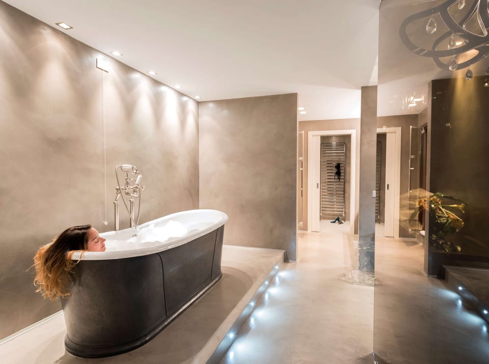 Junior Suite, 1 King Bed (Penthouse;with Sofabed) | Bathroom | Combined shower/tub, designer toiletries, hair dryer, towels