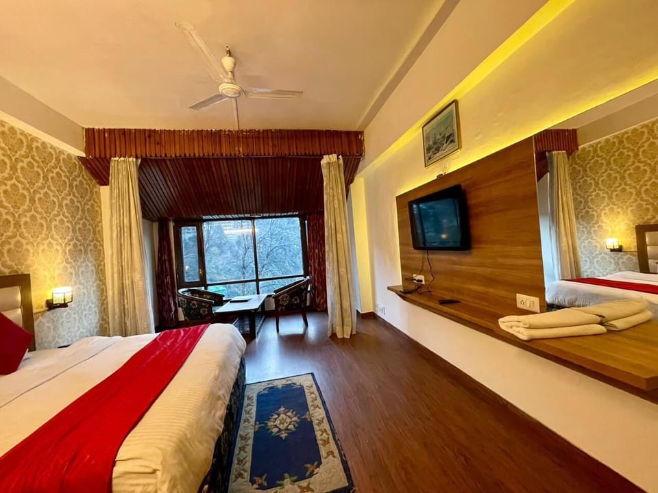 Superior Studio, 1 Bedroom, Smoking, Mountain View | Minibar, individually furnished, free wired internet