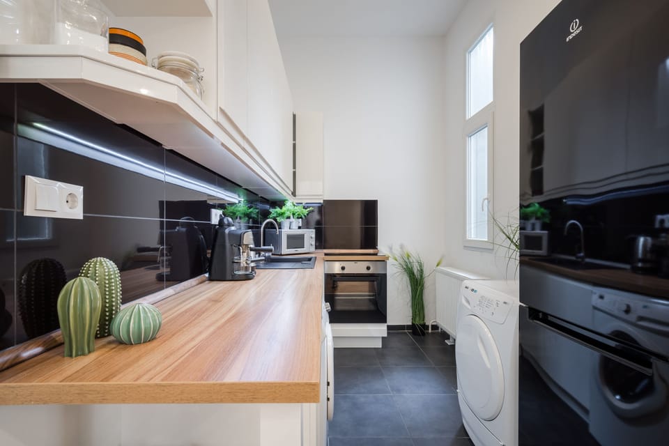 Fridge, highchair
