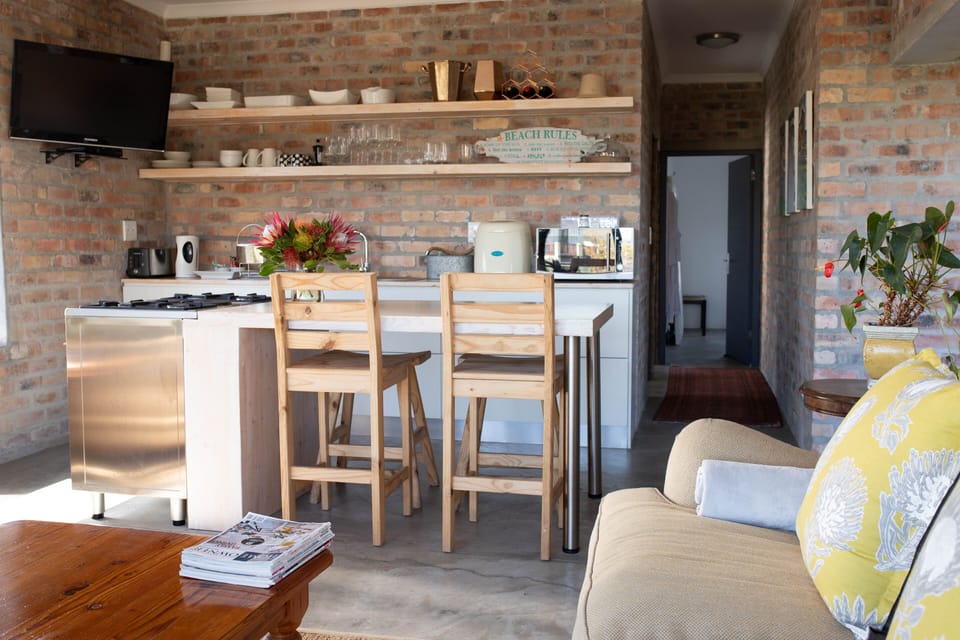 Self-Catering Unit with 2 separate Rooms | Microwave