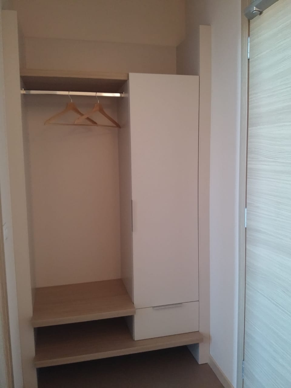 Desk, blackout drapes, soundproofing, cribs/infant beds