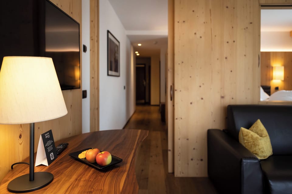 Suite, Garden View (Alpina) | WiFi (free), bed sheets