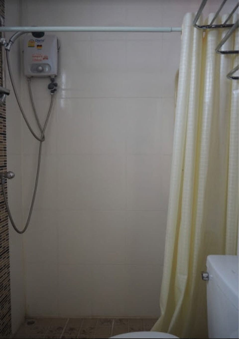 5-Bedroom House | Bathroom | Shower, towels