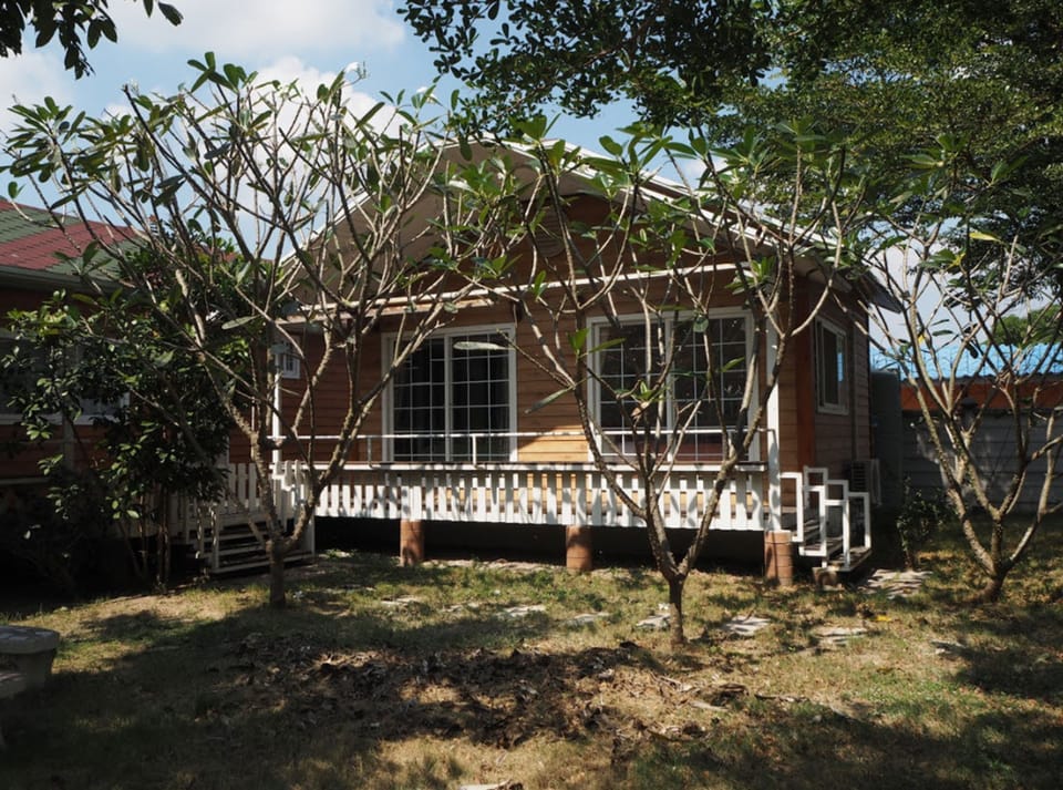 5-Bedroom House | 5 bedrooms, free WiFi