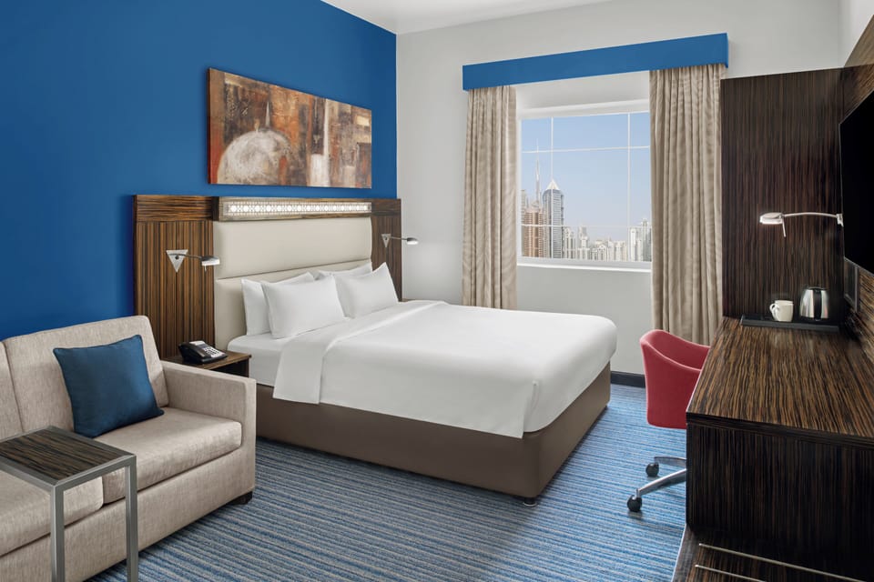 Minibar, in-room safe, desk, iron/ironing board