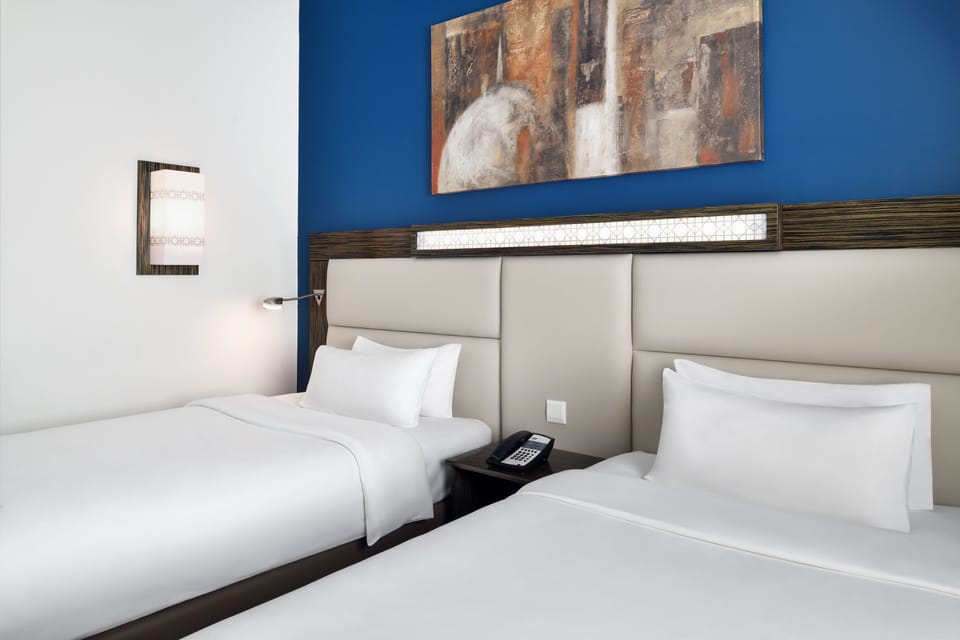 Minibar, in-room safe, desk, iron/ironing board