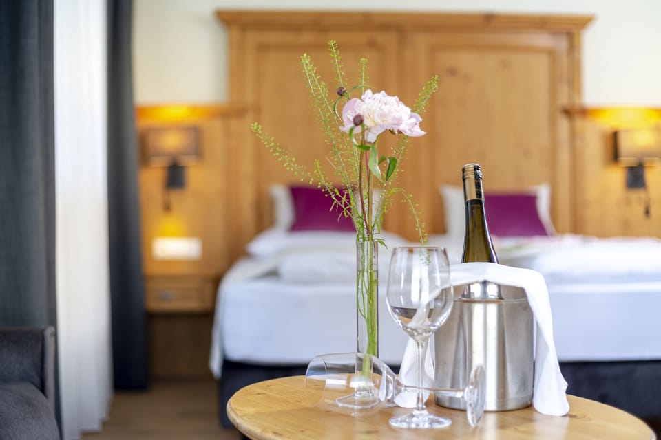 Junior Suite, Balcony (Alpenrose) | Hypo-allergenic bedding, in-room safe, desk, soundproofing