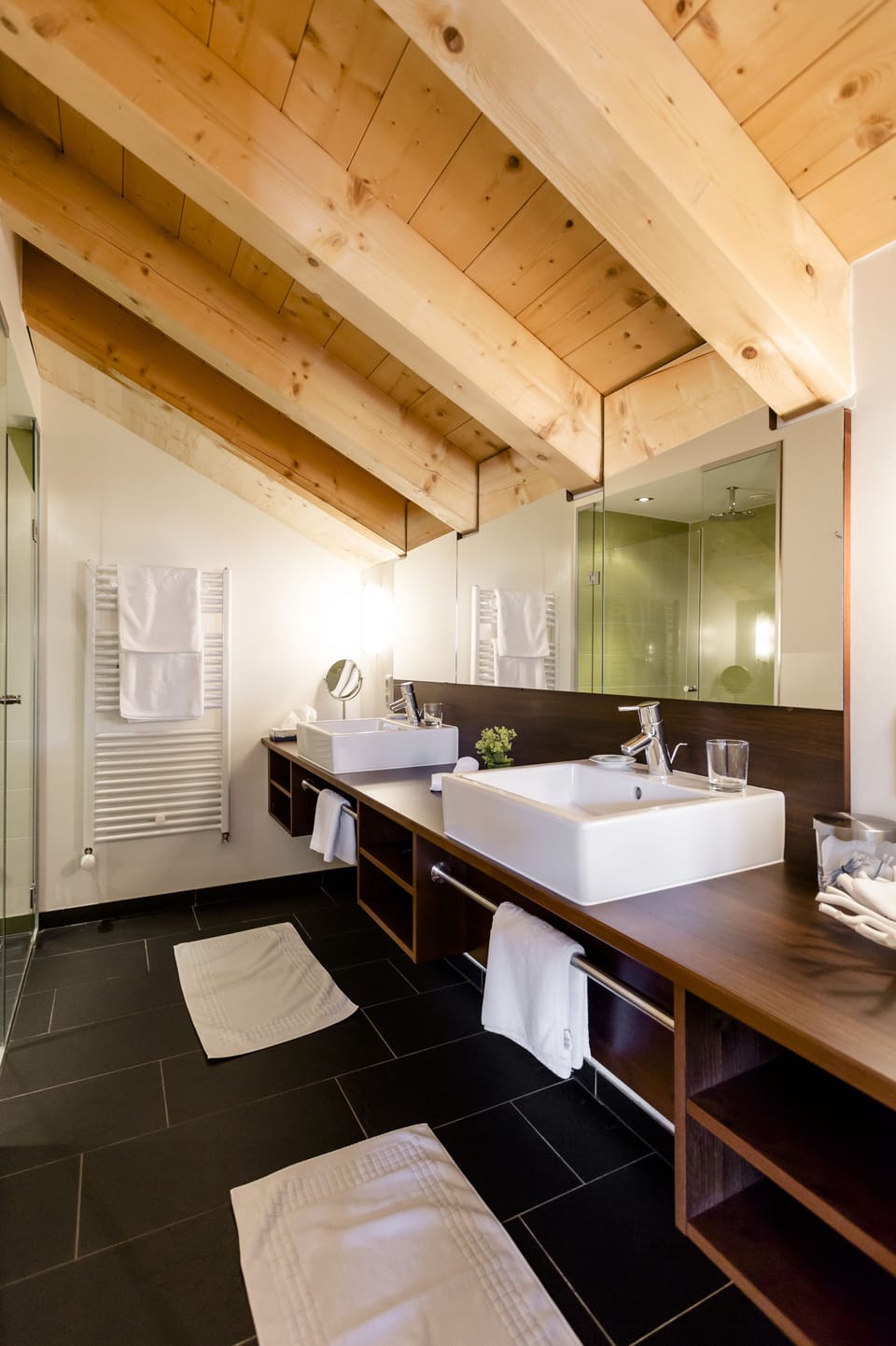 Superior Double Room “Charmante” | Bathroom sink