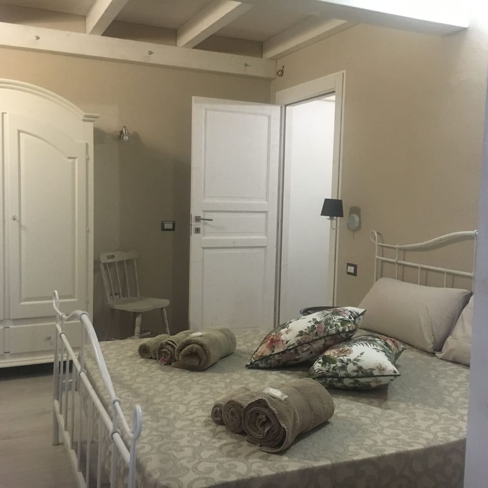 Deluxe Room, 1 Double Bed (Tortora) | Down comforters, minibar, iron/ironing board, rollaway beds