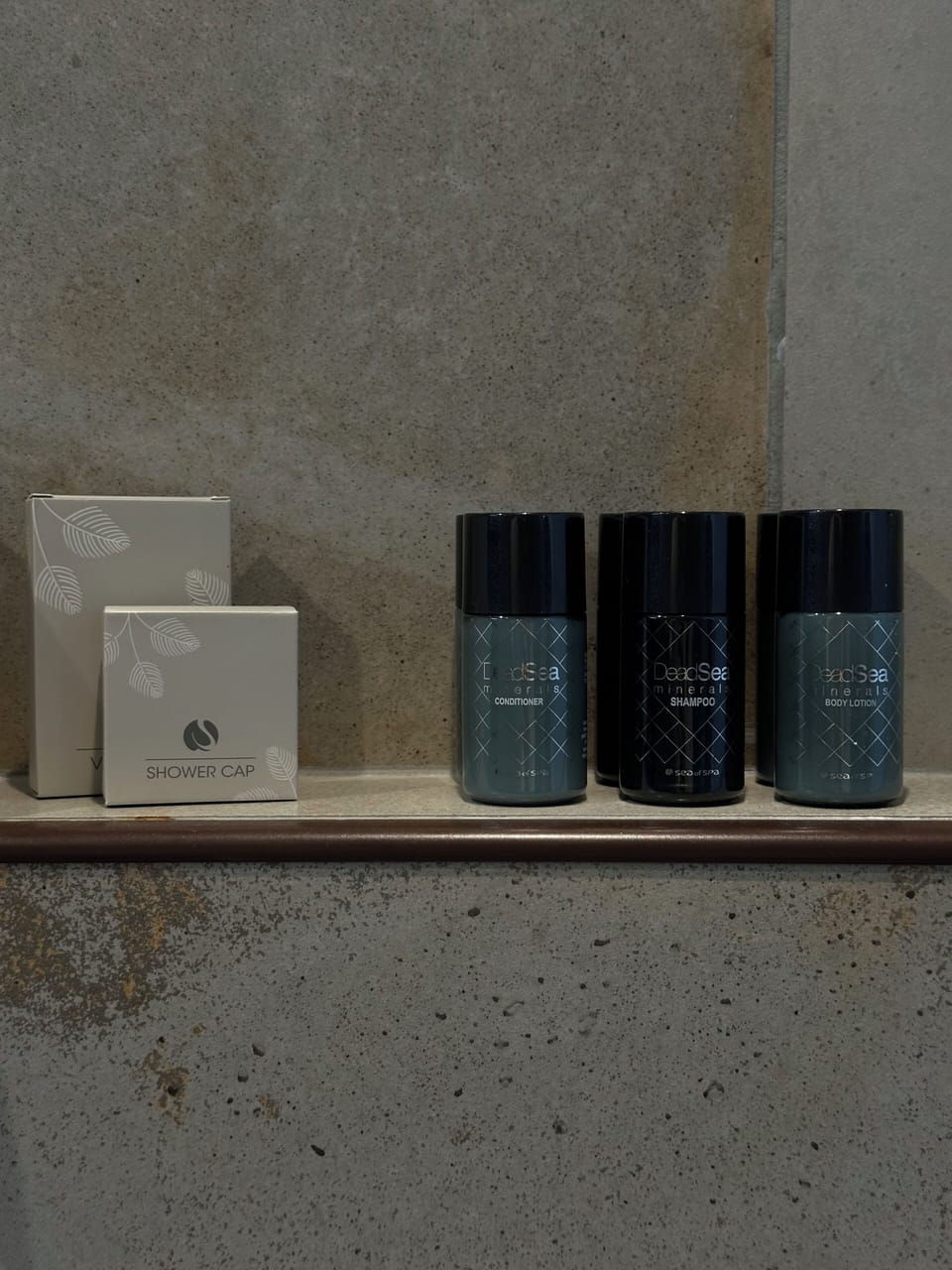 Triple Room | Bathroom | Free toiletries, towels