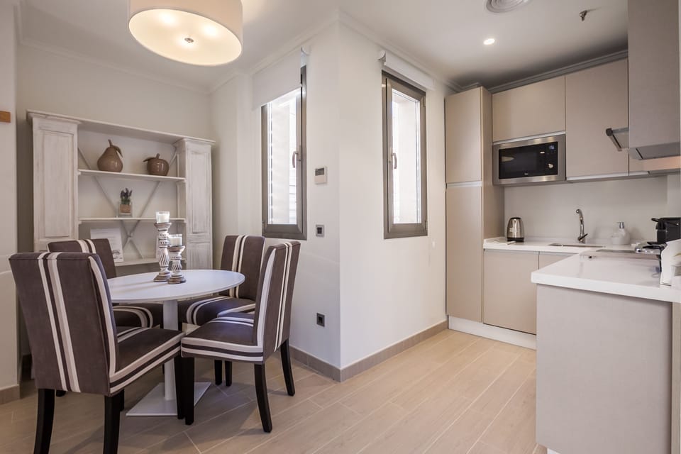Penthouse, 1 Bedroom (1 Bathroom - AT) | Premium bedding, down comforters, in-room safe, soundproofing