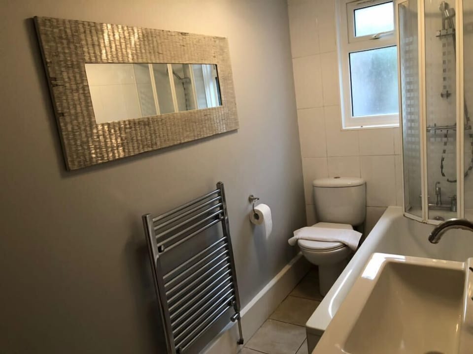 Apartment, Private Bathroom (2 Bedrooms) | Bathroom