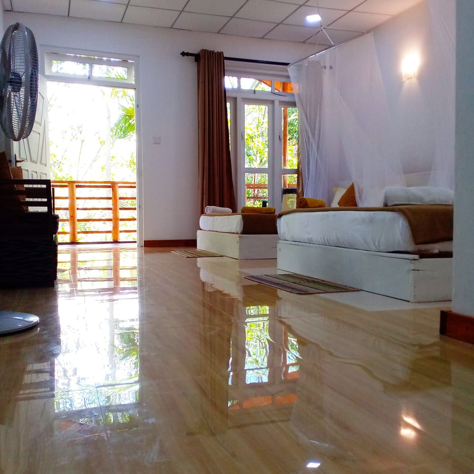 Deluxe Room, 1 Bedroom, Non Smoking, Mountain View | In-room safe, desk, laptop workspace, soundproofing