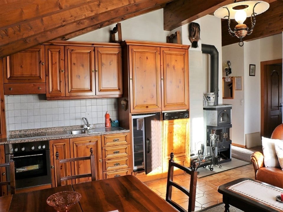Apartment (2. Stock) | Private kitchen | Full-size fridge, oven, stovetop, dishwasher