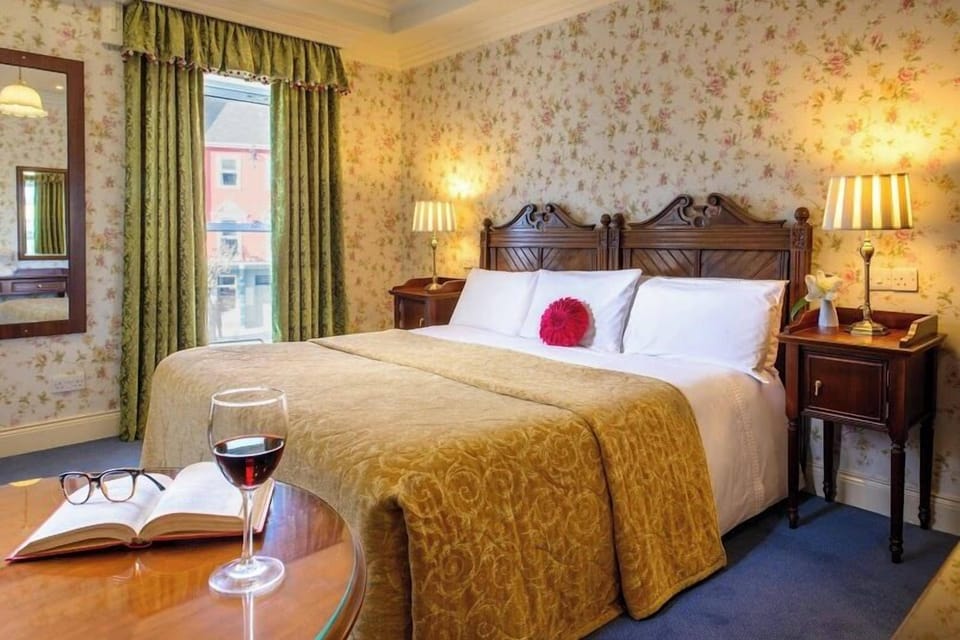 Classic Double Room, 1 Double Bed | Desk, iron/ironing board, free WiFi, bed sheets