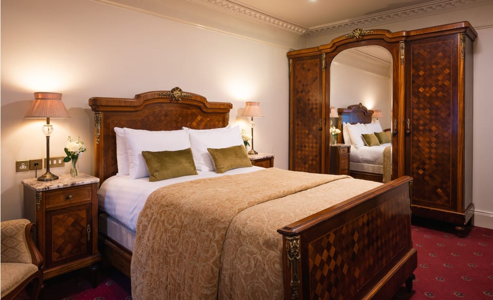 Classic Double Room, 1 Double Bed | Desk, iron/ironing board, free WiFi, bed sheets