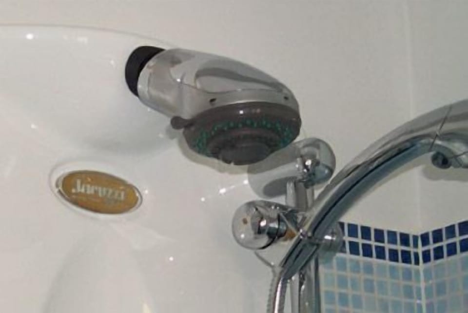 Junior Suite | Bathroom shower