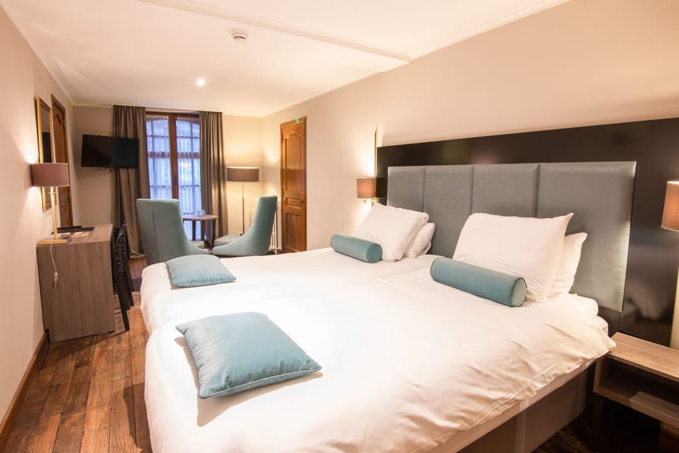 Comfort Twin Room, 2 Twin Beds, River View (River View) | Free minibar items, in-room safe, desk, free WiFi