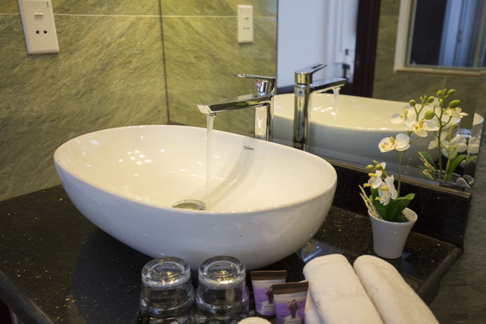 Shower, free toiletries, hair dryer, bathrobes