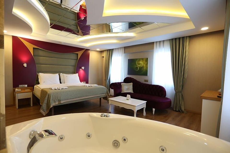 Suite | Living area | LCD TV