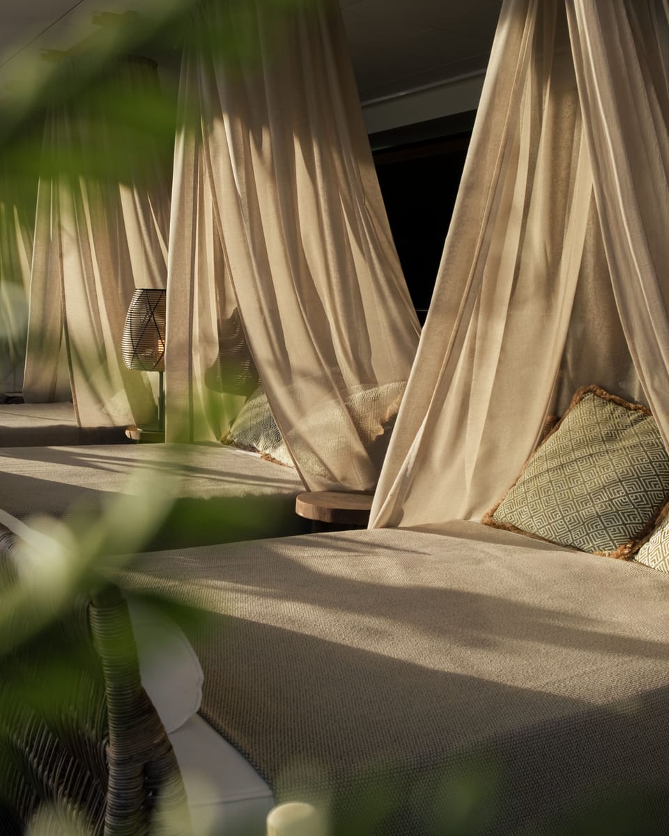 Sauna, steam room, hot springs, body treatments, aromatherapy