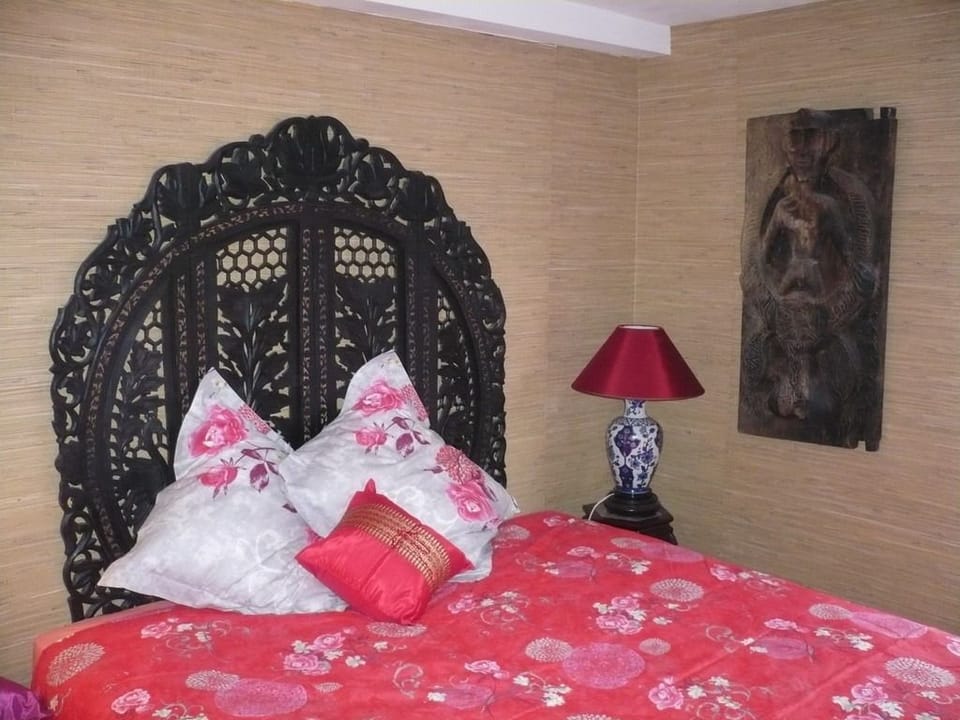 Double or Twin Room | Individually furnished, iron/ironing board, free WiFi, bed sheets