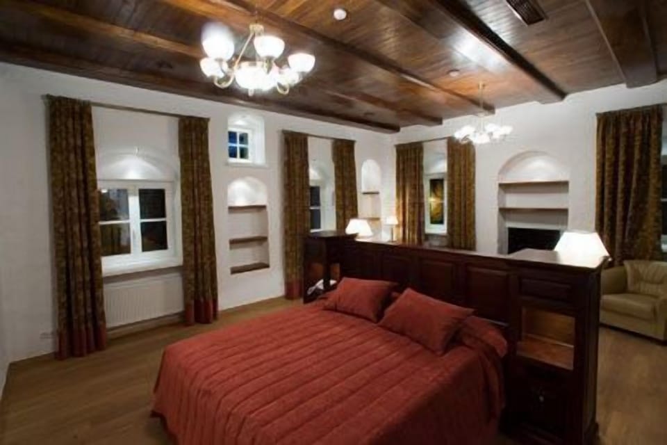 Minibar, in-room safe, desk, soundproofing