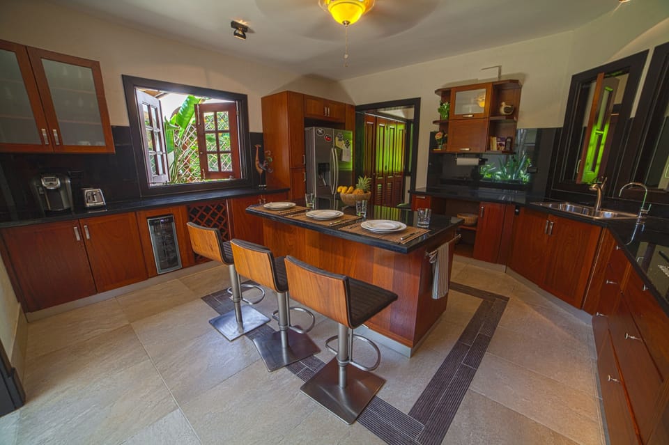 Villa | Private kitchen | Full-size fridge, microwave, oven, stovetop