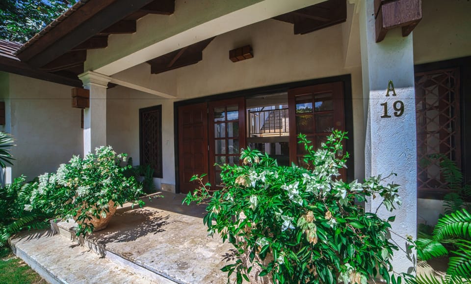Villa | Living area | Flat-screen TV