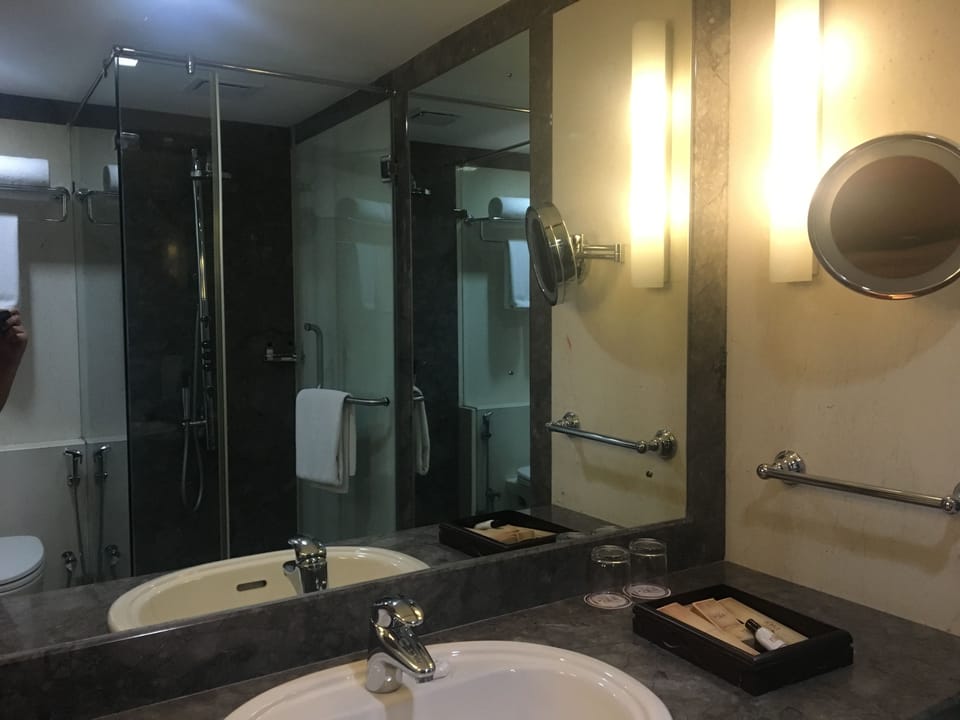 Shower, free toiletries, hair dryer, bathrobes