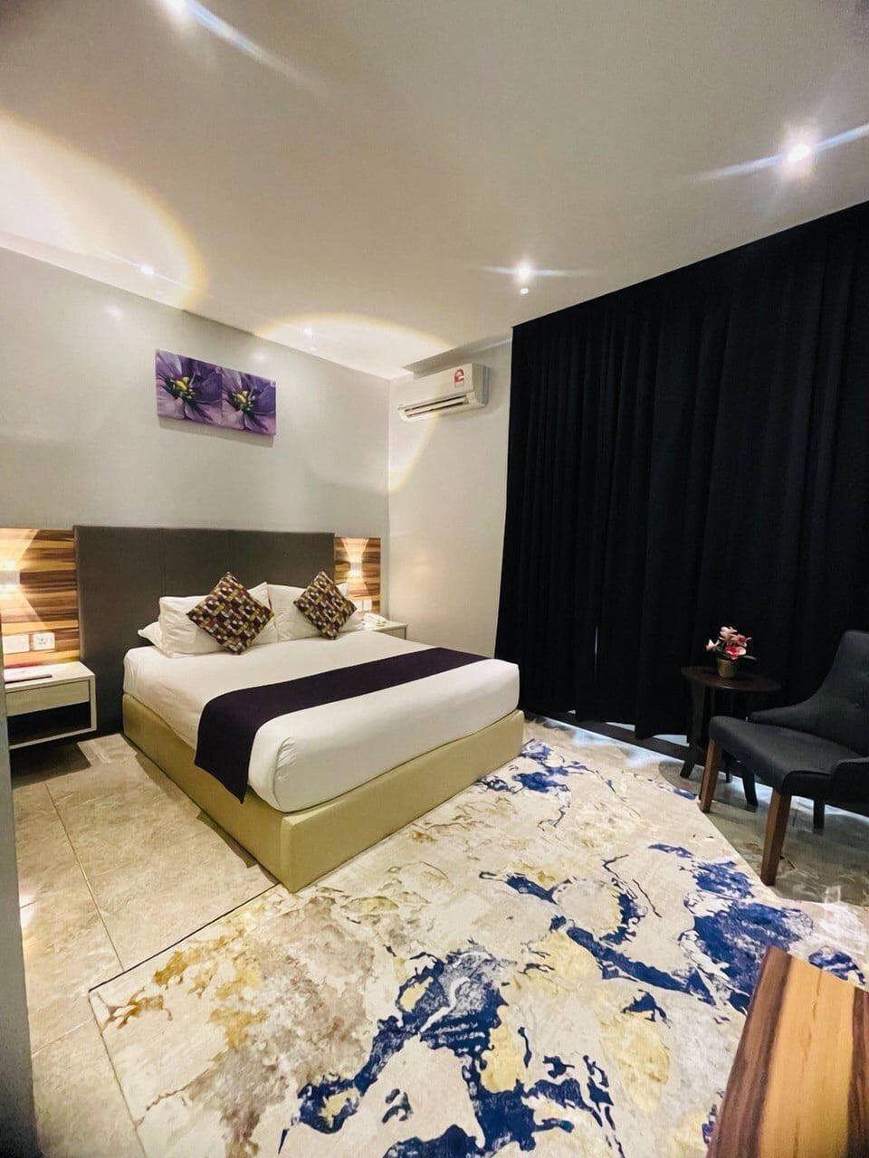 Standard Double Room | Desk, iron/ironing board, free WiFi