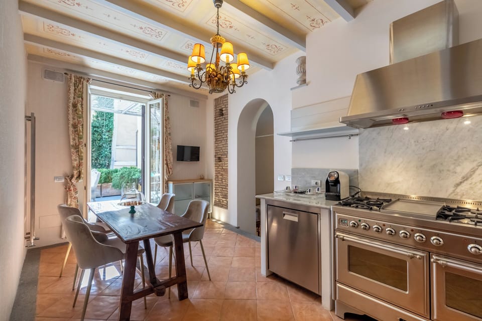 Presidential Studio Suite | Private kitchen | Electric kettle