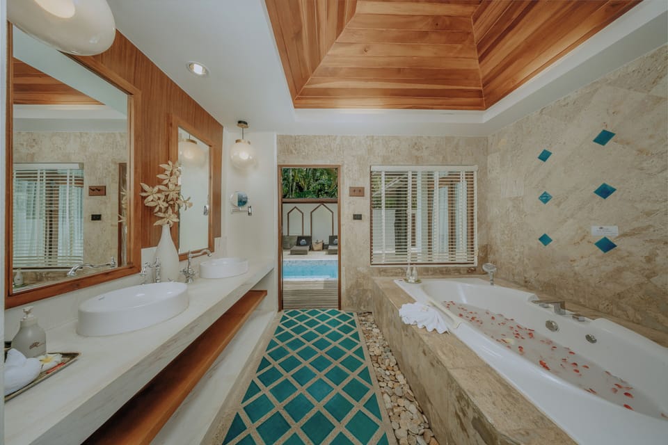Luxury Villa, 1 Bedroom (Suite Cottage) | Bathroom | Jetted tub, free toiletries, hair dryer, bathrobes