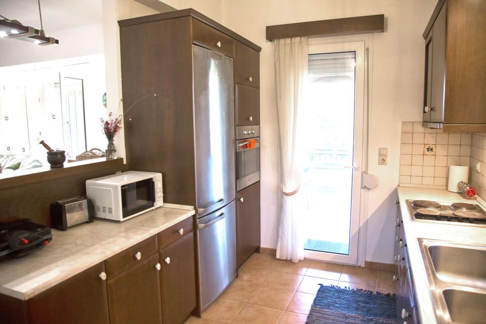 Family Villa, 4 Bedrooms, Mountain View, Mountainside | Private kitchen | Espresso maker, coffee/tea maker, full-size fridge, microwave