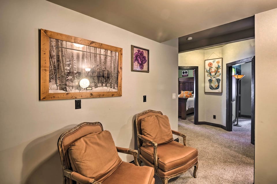 Luxury Chalet | Living area | Flat-screen TV