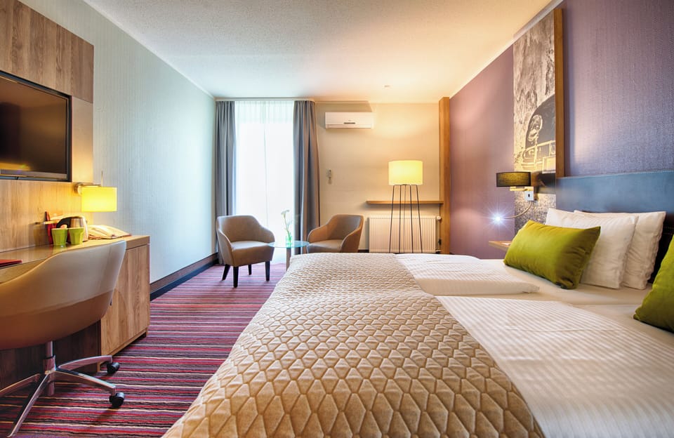 In-room safe, desk, soundproofing, WiFi (free)