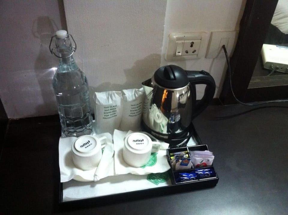 Shower, free toiletries, towels