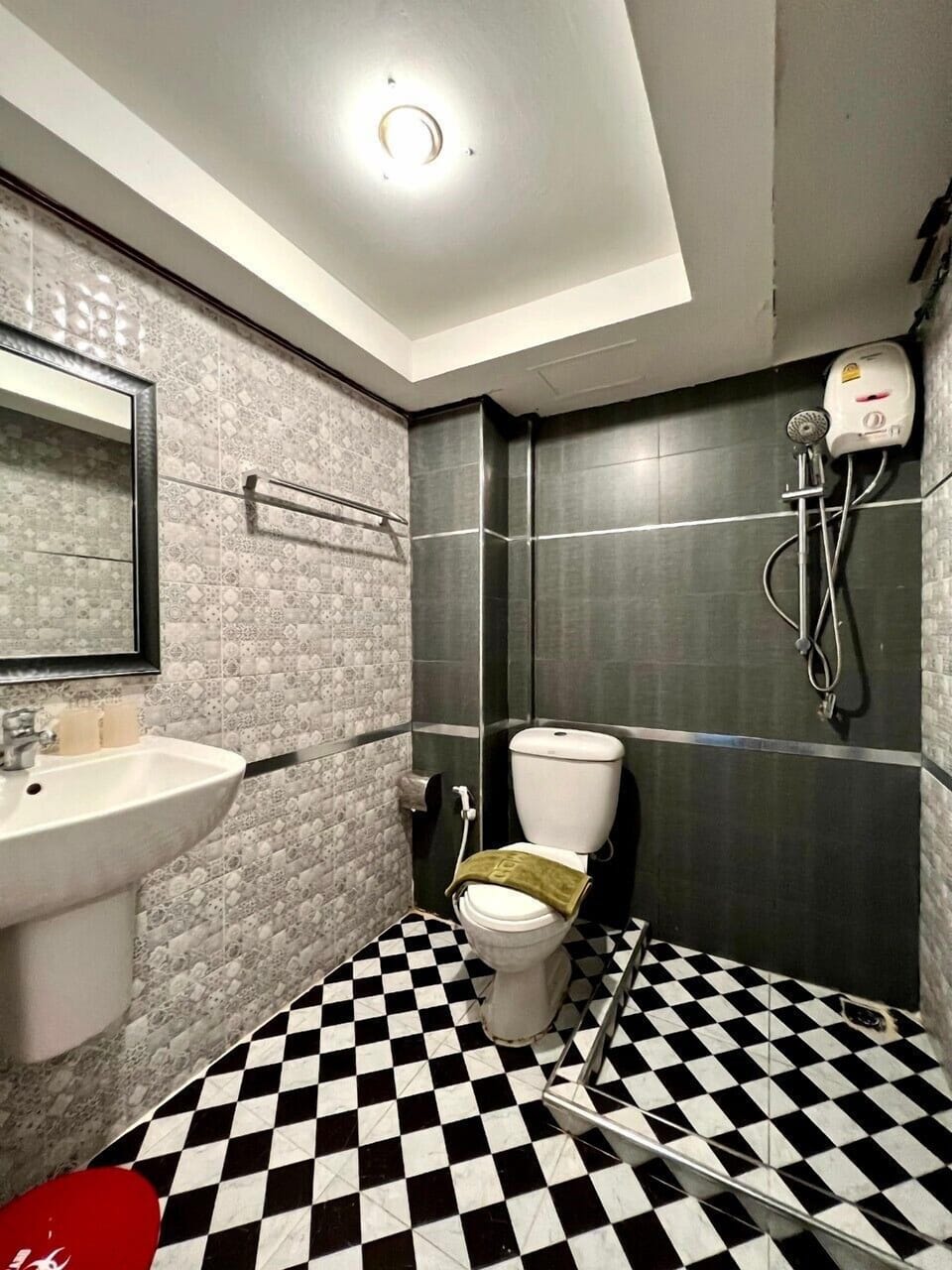Standard Room | Bathroom | Shower, rainfall showerhead, free toiletries, hair dryer