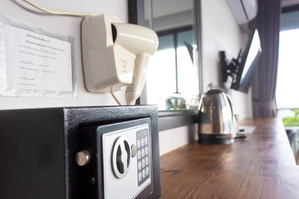 Superior Sea View Room with Balcony | Free WiFi