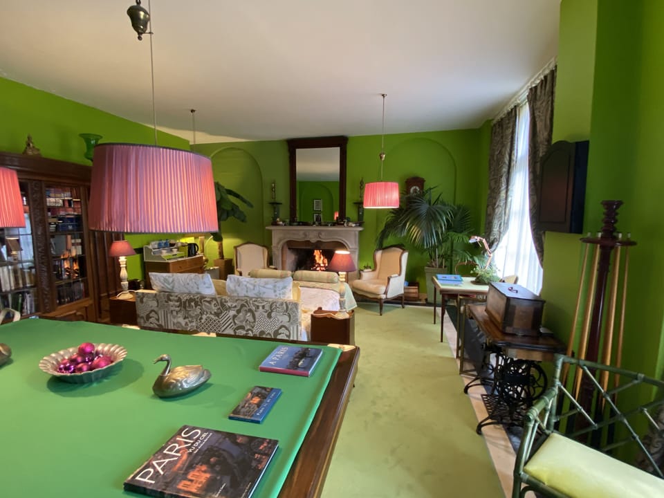 Romantic Suite, 1 Bedroom, Fireplace, Courtyard View - Ground Floor | Room amenity