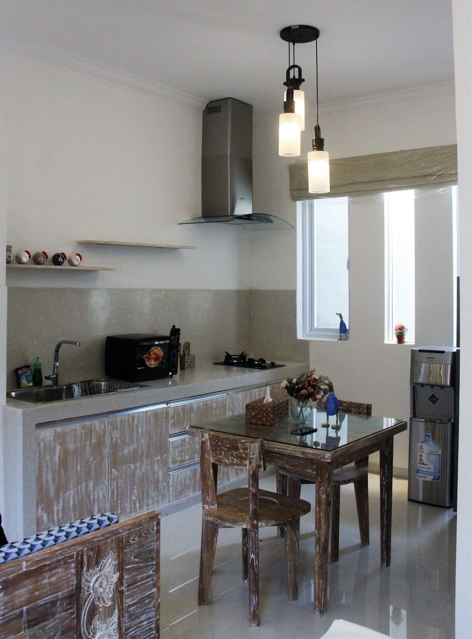 Basic Apartment | Private kitchenette | Fridge, microwave, oven, stovetop