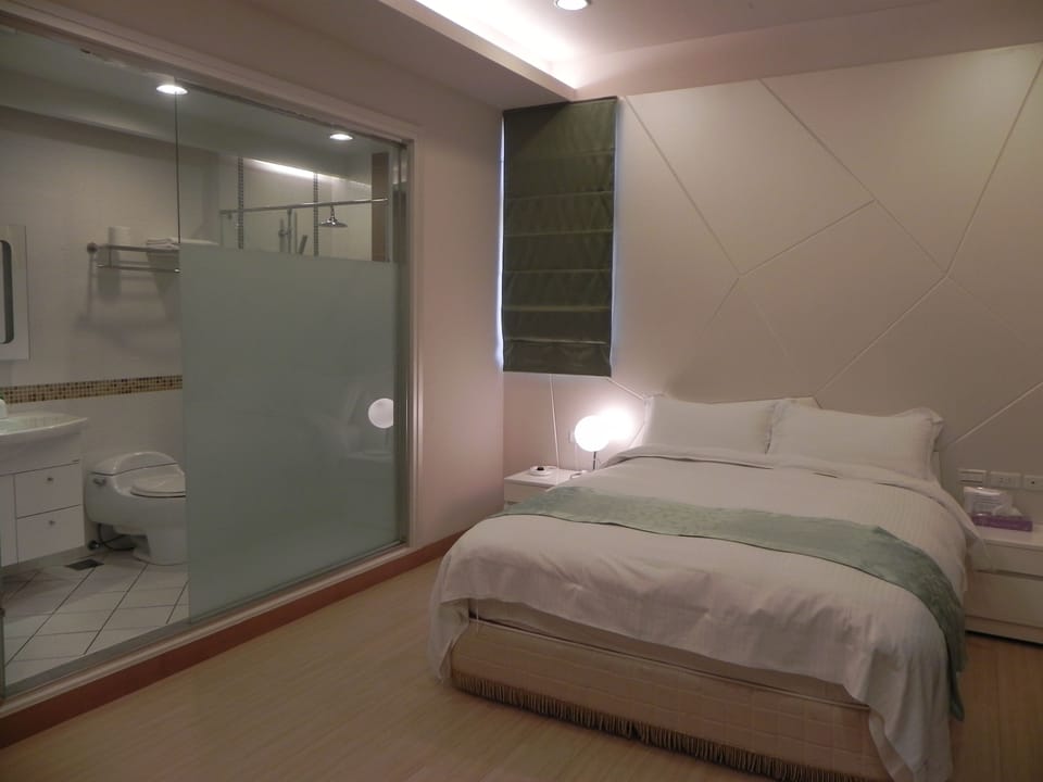 Standard Double Room | Premium bedding, desk, blackout drapes, free WiFi