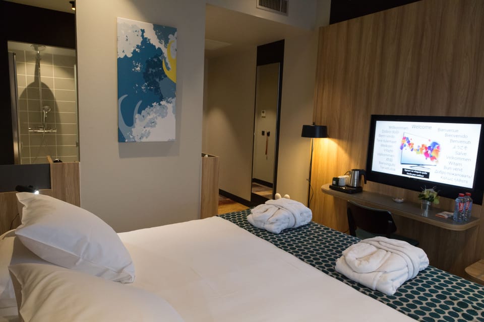 Superior Double or Twin Room | Premium bedding, desk, soundproofing, iron/ironing board