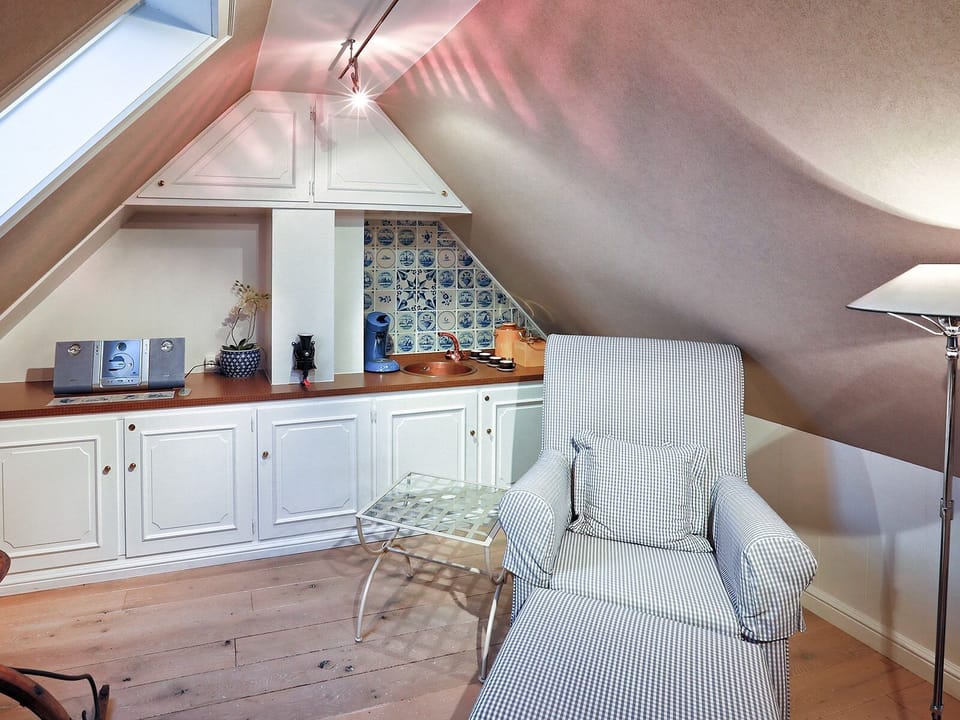 Room, Private Bathroom, Garden View | Shared kitchen